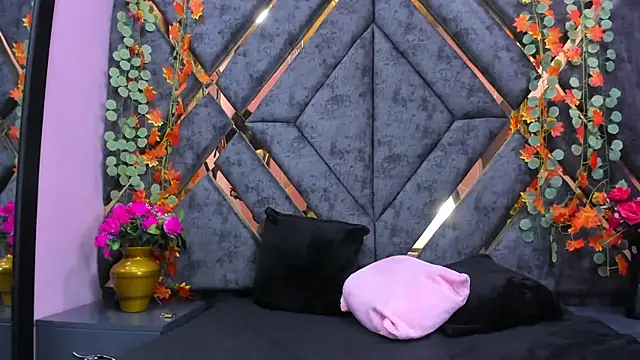 Emy Latin online show from 10-31-25, 05:09