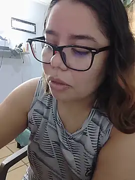 saenz eymi online show from 06-17-26, 05:01
