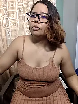 Snapshot of saenz_eymi chatting on 05-02-26, 06:13 saenz eymi online show from 05-02-26, 06:13