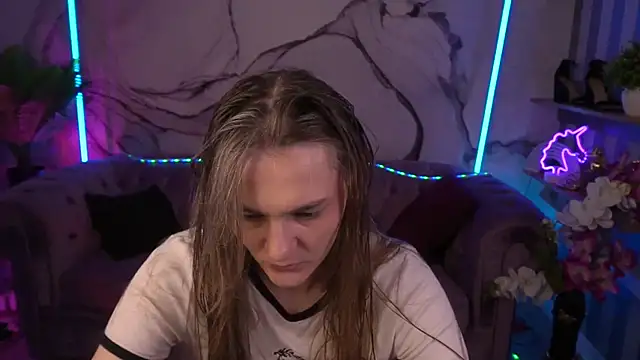 DiamondGoldie online show from 09-18-25, 07:00