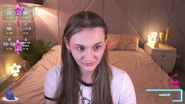 DiamondGoldie online show from 11-18-25, 08:45