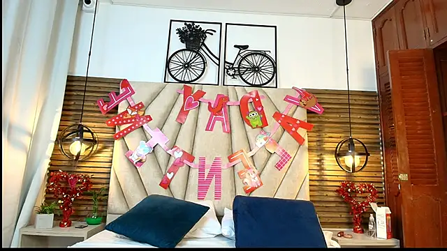 Cinthiabaker online show from 09-19-25, 11:36