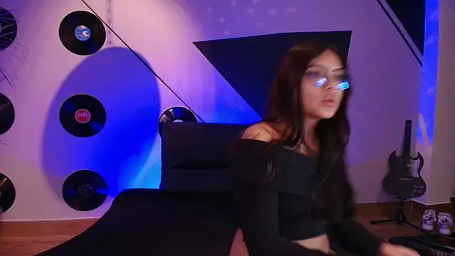 Lilith and Khloe online show from 10-18-25, 11:23