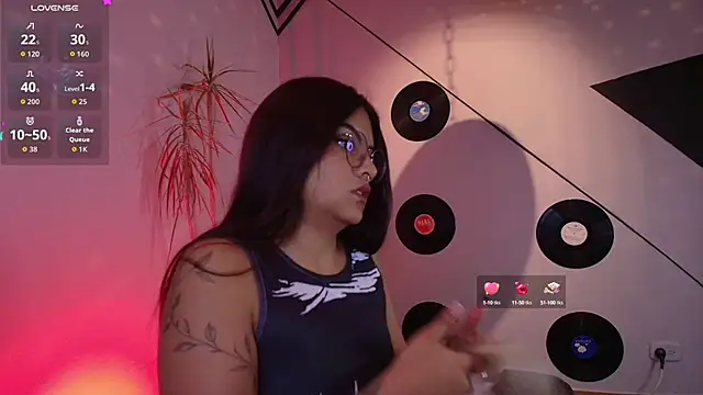 Lilith and Khloe online show from 10-02-25, 11:24