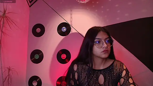 Lilith and Khloe online show from 10-03-25, 11:23