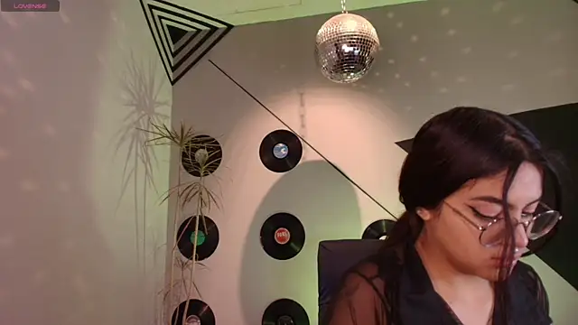 Lilith and Khloe online show from 10-19-25, 11:24