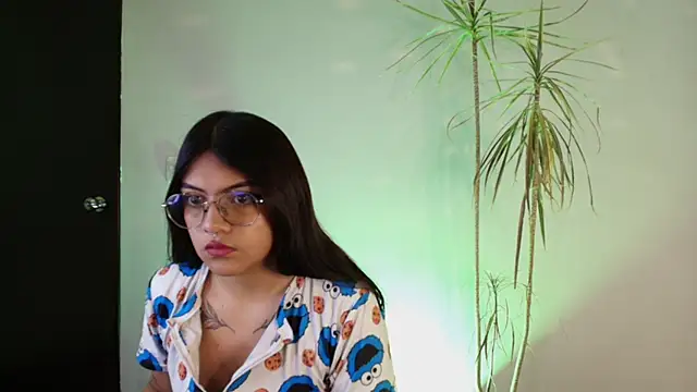 Lilith and Khloe online show from 09-16-25, 11:22