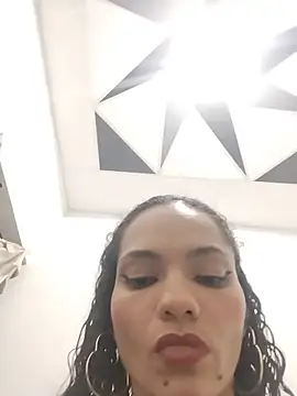 Snapshot of Karen_Ariass chatting on 06-12-26, 01:36 Karen Ariass online show from 06-12-26, 01:36