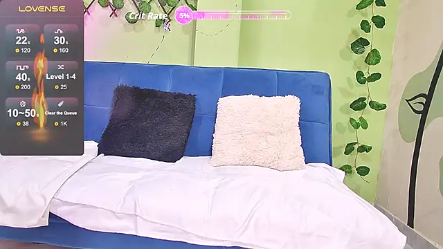 Karen Ariass online show from 12-18-25, 01:37