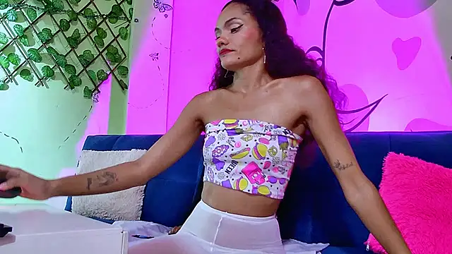 Snapshot of Karen_Ariass chatting on 06-26-26, 02:28 Karen Ariass online show from 06-26-26, 02:28
