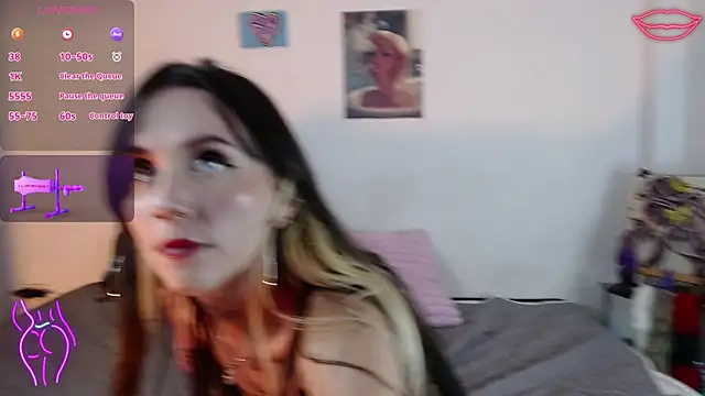 Snapshot of violetjane chatting on 10-10-25, 02:23 violetjane online show from 10-10-25, 02:23