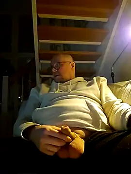 Snapshot of Boddman chatting on 03-15-25, 10:55 Boddman online show from 03-15-25, 10:55