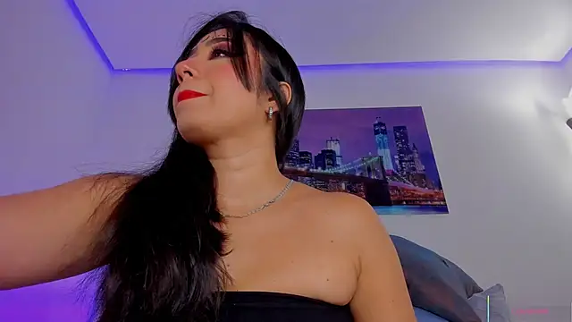 eva rain  online show from 10-31-25, 10:05