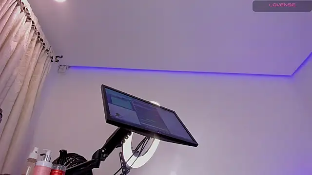 eva rain  online show from 12-22-25, 01:55