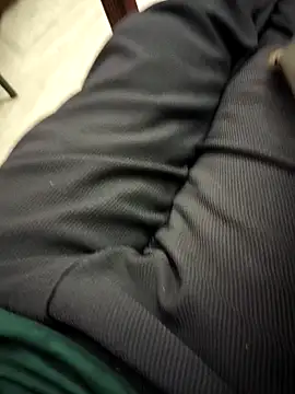 Snapshot of Yourslovingdick chatting on 09-18-25, 10:13 Yourslovingdick online show from 09-18-25, 10:13