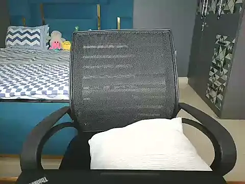 Urlove lily online show from 05-25-26, 01:43