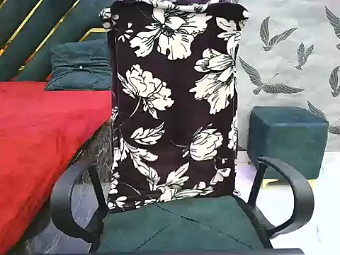 Urlove lily online show from 06-20-26, 03:50