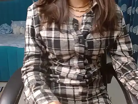 Urlove lily online show from 10-24-25, 03:00