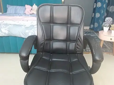 Urlove lily online show from 09-15-25, 03:34