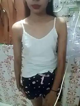 Snapshot of Meenaksi-singh chatting on 11-02-25, 03:50 Meenaksi-singh online show from 11-02-25, 03:50