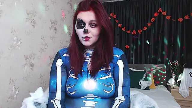 Alisawoods  online show from 10-31-25, 07:43