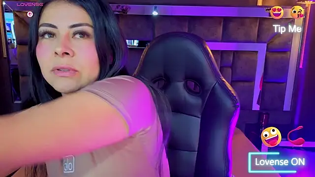 Aniajoness  online show from 01-18-26, 04:27