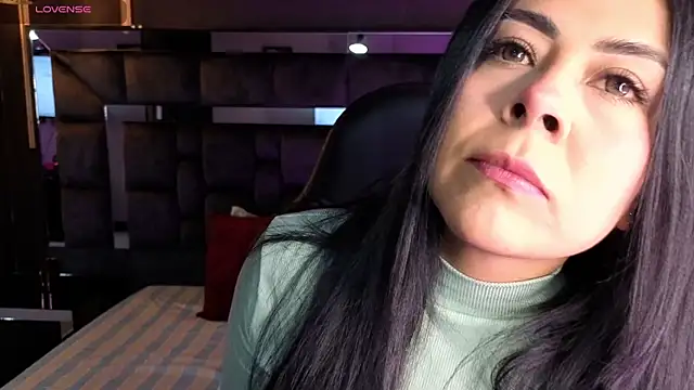 Aniajoness  online show from 11-20-25, 04:02