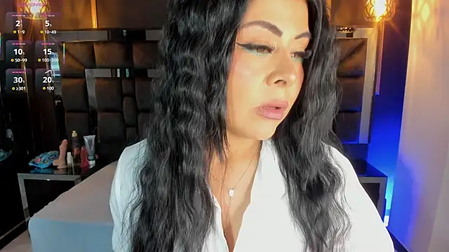 Snapshot of Aniajoness_ chatting on 09-19-25, 04:27 Aniajoness online show from 09-19-25, 04:27