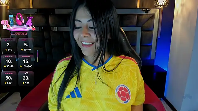 Snapshot of Aniajoness_ chatting on 06-18-26, 04:00 Aniajoness online show from 06-18-26, 04:00