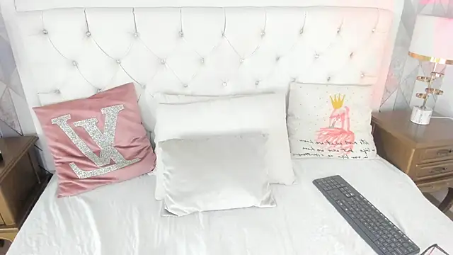 MeganStar   online show from 10-10-25, 12:06
