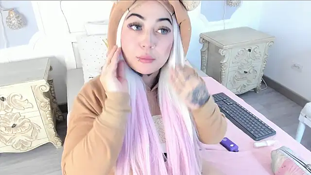 MeganStar   online show from 10-18-25, 12:07