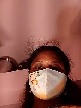 Snapshot of telugu_Geetha30 chatting on 09-10-25, 01:43 telugu Geetha30 online show from 09-10-25, 01:43