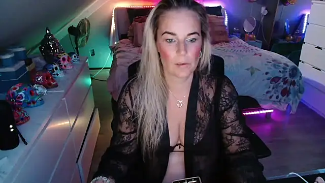 Mrs-Aurora online show from 05-11-26, 12:50