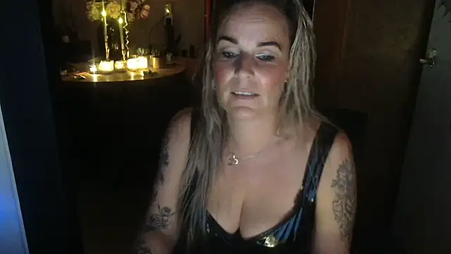 Mrs-Aurora online show from 05-20-26, 10:18