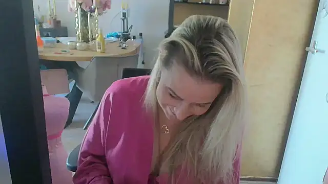 Mrs-Aurora online show from 02-25-26, 12:27