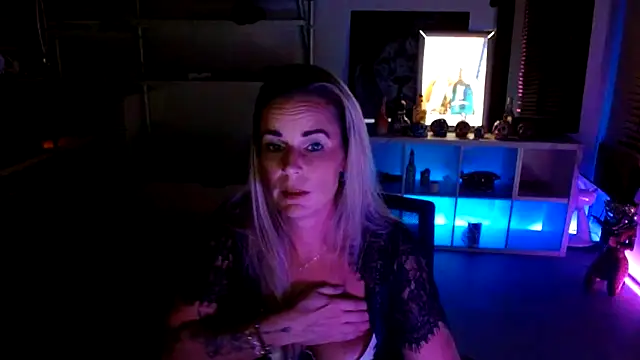 Mrs-Aurora online show from 10-08-25, 08:42