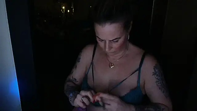 Mrs-Aurora online show from 03-18-26, 11:27