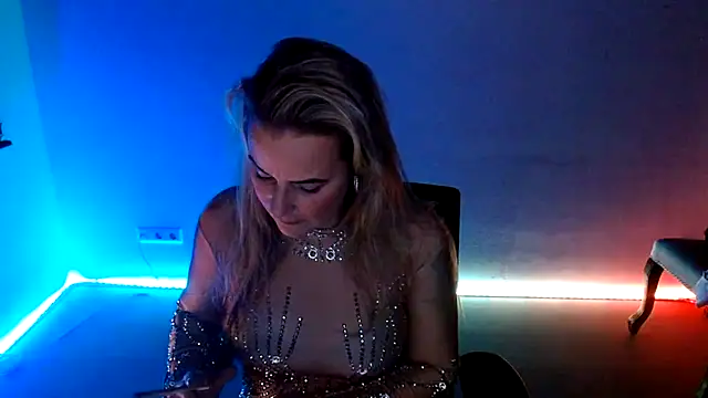 Mrs-Aurora online show from 12-20-25, 10:01