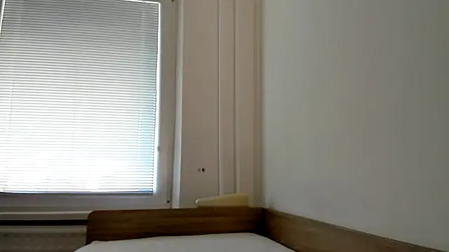Snapshot of Cimbelka chatting on 04-27-26, 06:44 Cimbelka online show from 04-27-26, 06:44