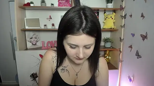 Snapshot of Katrin_kiss_ chatting on 06-12-26, 10:57 Katrin kiss online show from 06-12-26, 10:57
