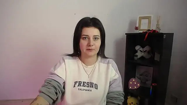 Katrin kiss  online show from 11-17-25, 01:15