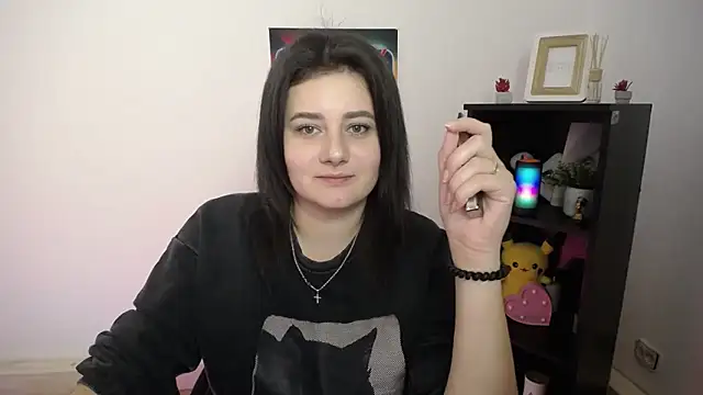 Snapshot of Katrin_kiss_ chatting on 10-13-25, 01:45 Katrin kiss  online show from 10-13-25, 01:45