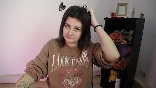 Katrin kiss  online show from 11-12-25, 12:42