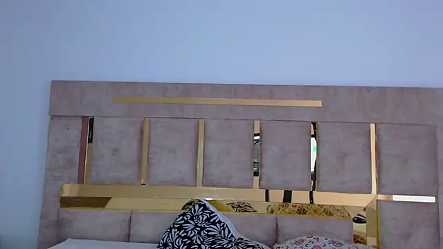 Kitty ravee online show from 09-12-25, 07:57