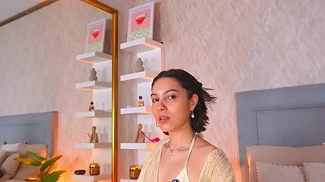 Sofy Bradd online show from 05-06-26, 05:33