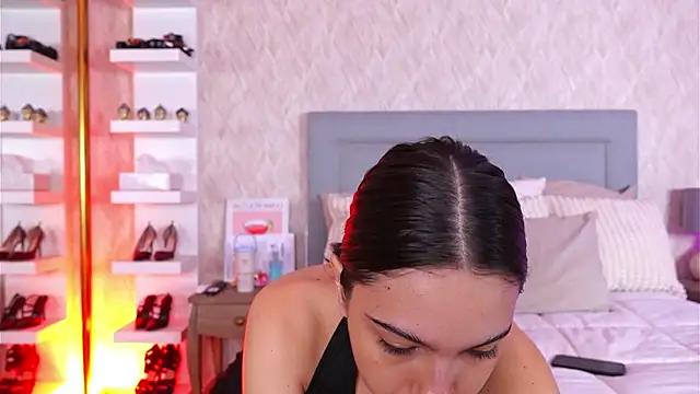 Sofy Bradd online show from 11-25-25, 08:25