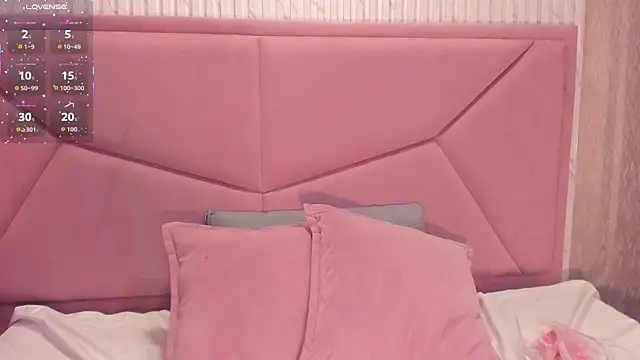 GiaBlaze  online show from 10-29-25, 03:27