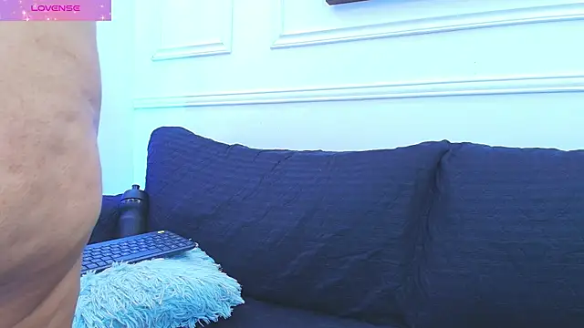 Daisy Price online show from 11-26-25, 11:21