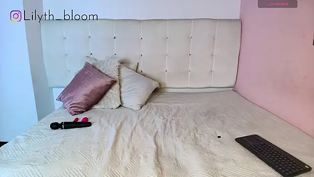 lilyth bloom online show from 05-13-26, 12:45