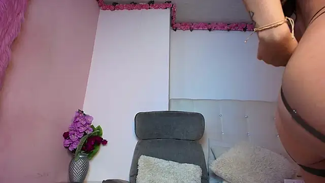 lilyth bloom online show from 06-25-26, 01:05